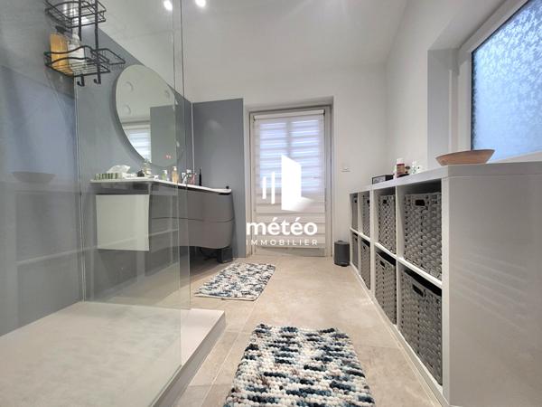 Maison de ville en pierre rénovée – Centre Ville Luçon