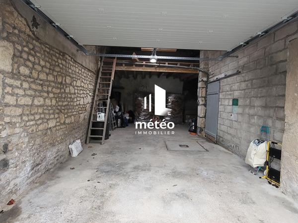 Maison de ville en pierre rénovée – Centre Ville Luçon