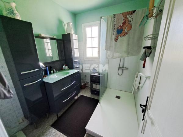 Saint-Pierre-d'Eyraud (24130) Maison de plain pied T3 avec dépendances aménageables