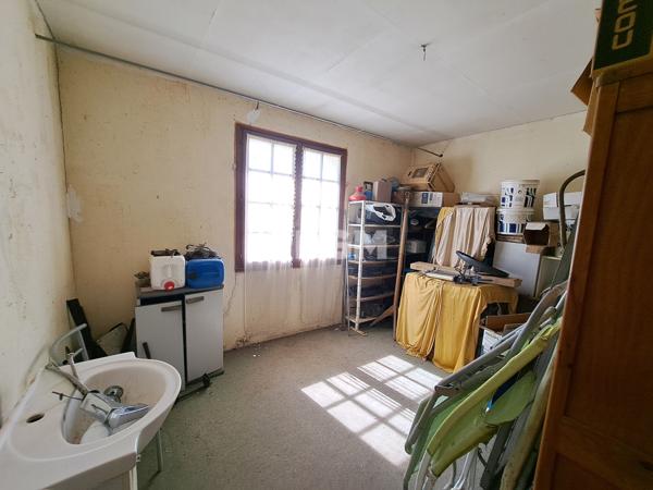 Saint-Pierre-d'Eyraud (24130) Maison de plain pied T3 avec dépendances aménageables