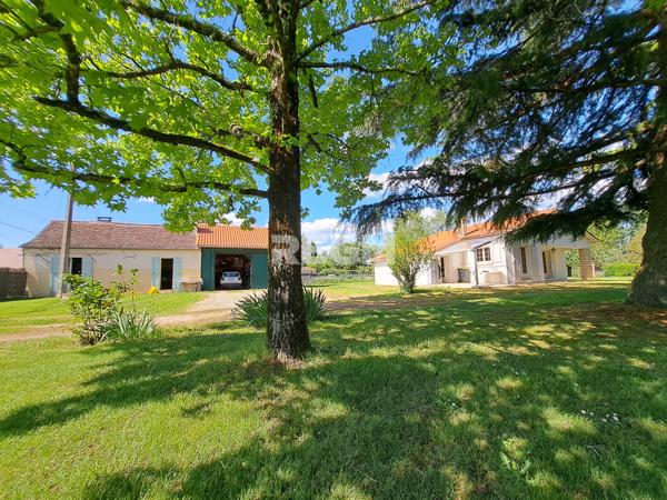 Saint-Pierre-d'Eyraud (24130) Maison de plain pied T3 avec dépendances aménageables