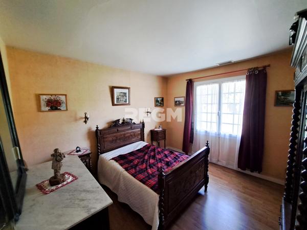 Saint-Pierre-d'Eyraud (24130) Maison de plain pied T3 avec dépendances aménageables