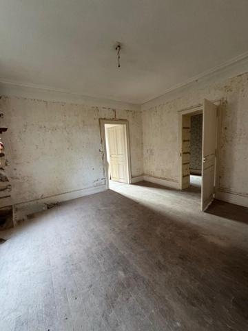 Appartement T3 à rénover - balcon- Quartier prisé