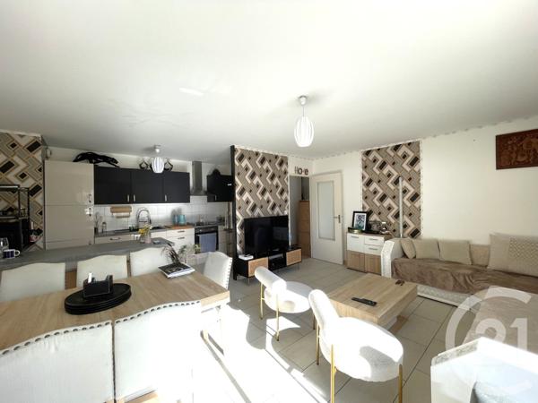 Appartement T4 à vendre  4 pièces - 77 m2 ST JACQUES DE LA LANDE - 35