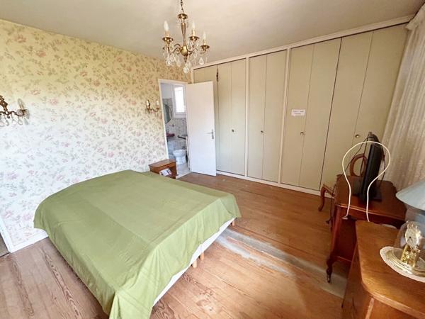 Maison Aussonne 5 pièce(s) avec double garage et grenier sur 1430 m² de terrain