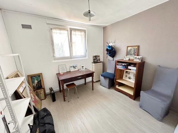 Maison Aussonne 5 pièce(s) avec double garage et grenier sur 1430 m² de terrain