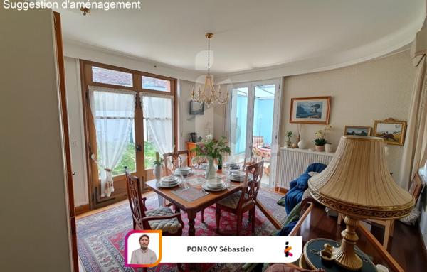 Maison de ville avec garage en plein centre de Chabris