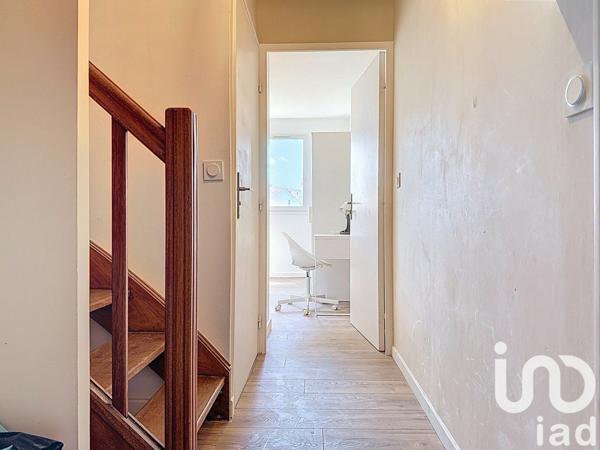 Location appartement 6 pièces 77 m² Évry