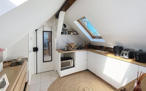 Appartement à vendre    1 pièce •  Paris 9