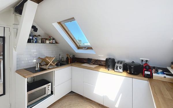 Appartement à vendre    1 pièce •  Paris 9