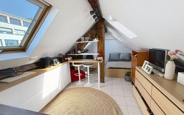 Appartement à vendre    1 pièce •  Paris 9