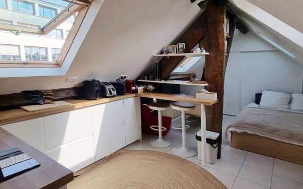 Appartement à vendre    1 pièce •  Paris 9