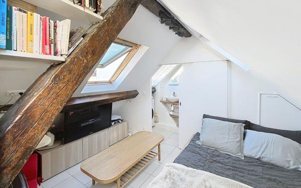 Appartement à vendre    1 pièce •  Paris 9