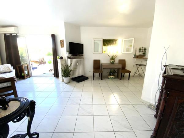 Appartement à vendre 3 pièces, dernier étage ANTIBES (06)