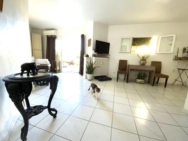 Appartement à vendre 3 pièces, dernier étage ANTIBES (06)