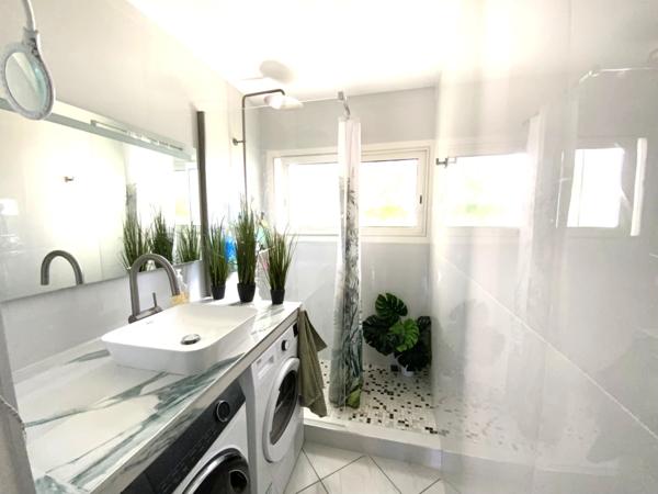 Appartement à vendre 3 pièces, dernier étage ANTIBES (06)