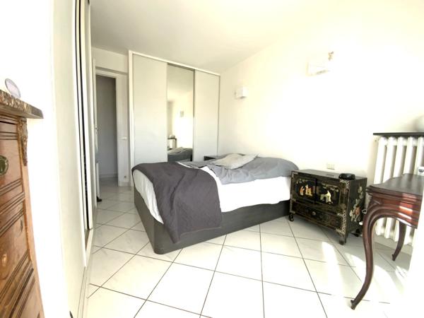 Appartement à vendre 3 pièces, dernier étage ANTIBES (06)