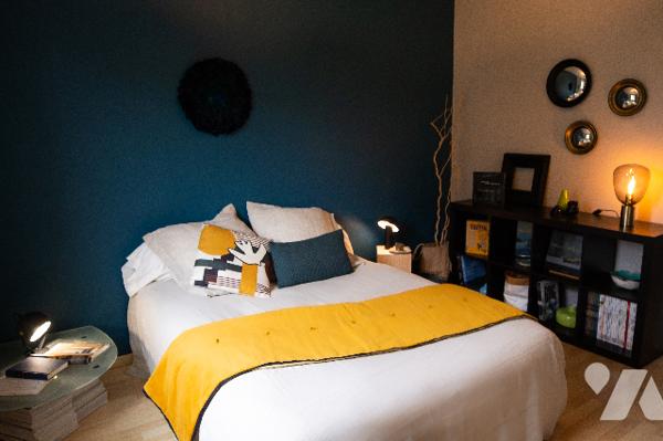 Maison d'environ 270 m2 avec piscine