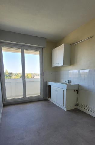 Appartemet F1 avec balcon cuisine et salle d'eau