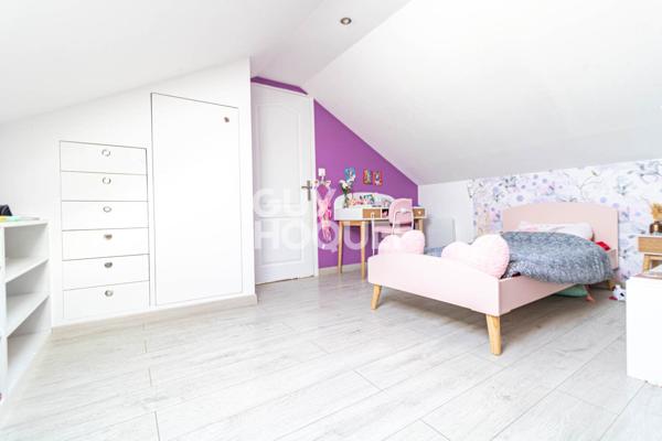 EPÔNE - Grande maison familiale avec deux logements indépendants, dépendances et terrain de 1 258 m²