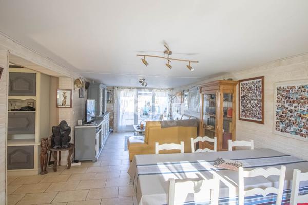EPÔNE - Grande maison familiale avec deux logements indépendants, dépendances et terrain de 1 258 m²