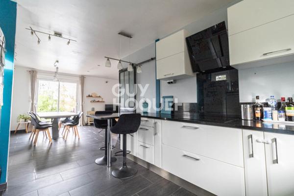 EPÔNE - Grande maison familiale avec deux logements indépendants, dépendances et terrain de 1 258 m²