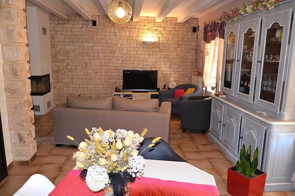 MAISON  5 PIECES 103 M2 349000 Euros HN Charge Vendeur