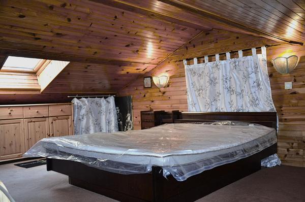 MAISON  5 PIECES 103 M2 349000 Euros HN Charge Vendeur