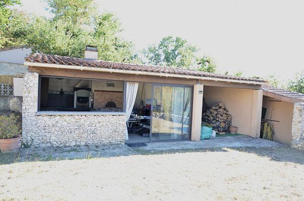 MAISON  5 PIECES 103 M2 349000 Euros HN Charge Vendeur
