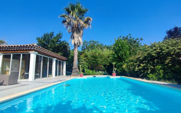 Maison à vendre    7 pièces •  Blauzac