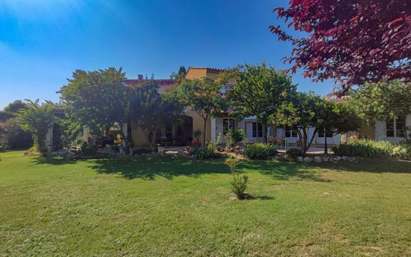 Maison à vendre    7 pièces •  Blauzac