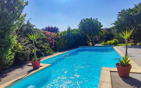 Maison à vendre    7 pièces •  Blauzac