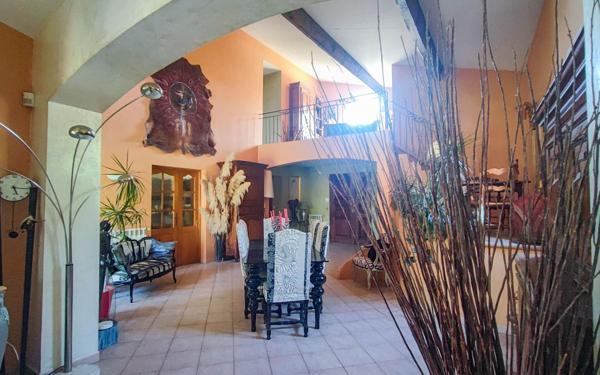 Maison à vendre    7 pièces •  Blauzac