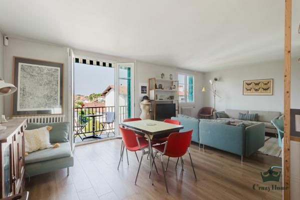 Appartement
                                                                                                                                                                                                                                                                                                                        5 pièce(s)                                                                                                                                                                                                          3 chambre(s)                                                                                                                                                                                                          82  m²