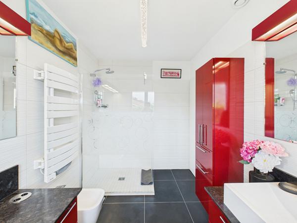 MAISON D'ARCHITECTE DE 170M² SUR PARCELLE 1158M² SITUEE SECTEUR PRISE BOURG LES VALENCE 26500