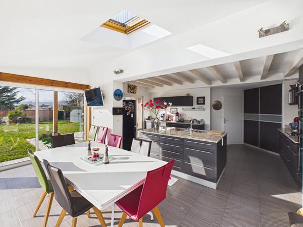 MAISON D'ARCHITECTE DE 170M² SUR PARCELLE 1158M² SITUEE SECTEUR PRISE BOURG LES VALENCE 26500