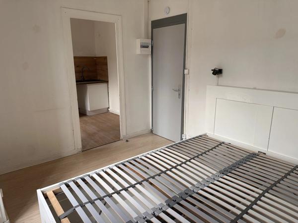 Location                                                      Appartement
                        
                     2 pièces                      22 m2                     à Niort