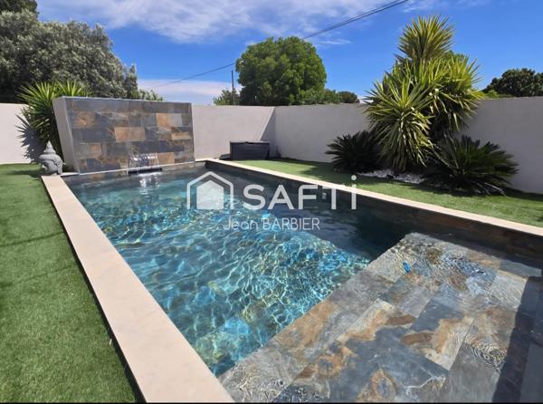 Dans le secteur très recherché des 4 chemins des routes, proche des commodités, maison contemporaine  avec piscine