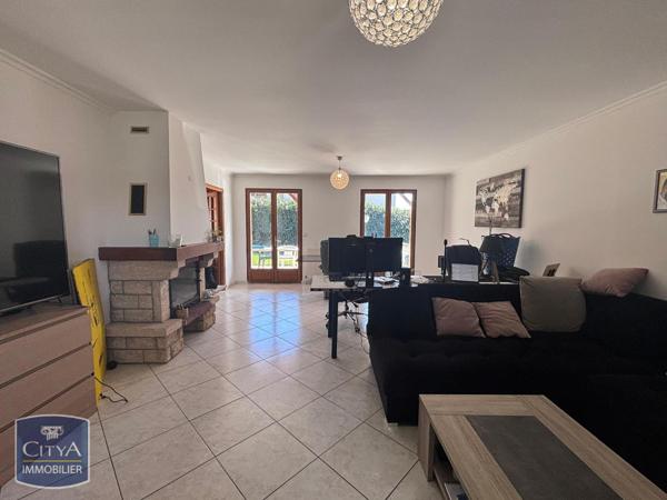 Maison à louer 6 pièces 147.62m² Genay (69730)