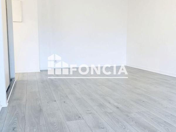 Location Studio 37.68 m² - 23 QUATER AVENUE DU CHATEAU Bourg La Reine 92340