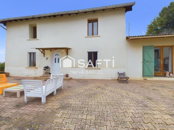 Propriété authentique avec deux maisons, dépendances et terrain de 3 564 m²