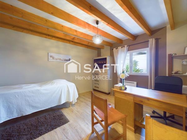 Propriété authentique avec deux maisons, dépendances et terrain de 3 564 m²