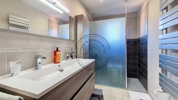 Cavaillon (84300) Cavaillon – Maison familiale avec piscine et cinq chambres, en périphérie de la ville