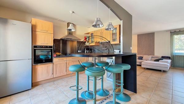 Cavaillon (84300) Cavaillon – Maison familiale avec piscine et cinq chambres, en périphérie de la ville