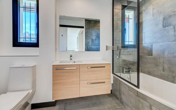 Appartement à louer    2 pièces •  Nice