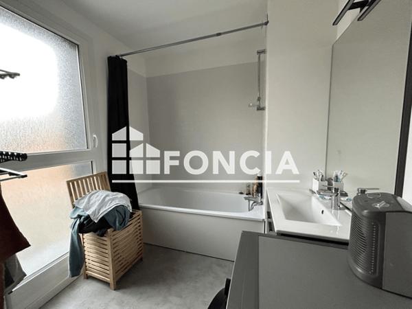 Location Appartement 3 pièces 74.1 m² - Villeneuve-d'ascq 59650