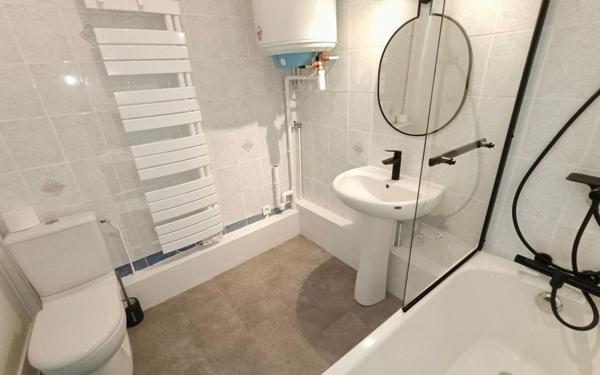 Appartement à vendre    2 pièces • 46,05 m2 Paris 11