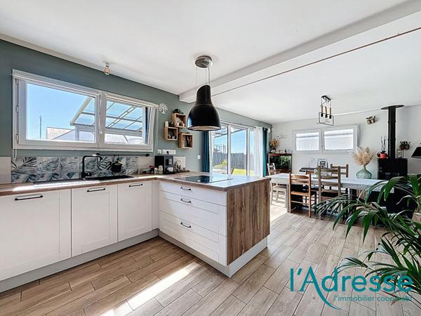 Maison récente avec vie de plain pied à Nuillé sur Vicoin