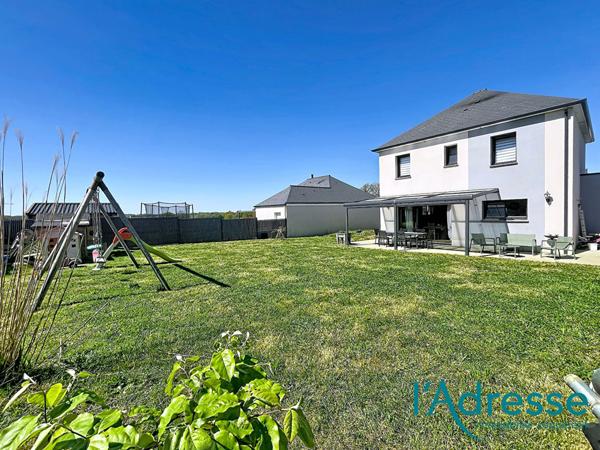 Maison récente avec vie de plain pied à Nuillé sur Vicoin