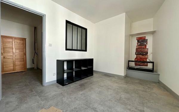 Appartement à vendre    8 pièces •  Jonzac